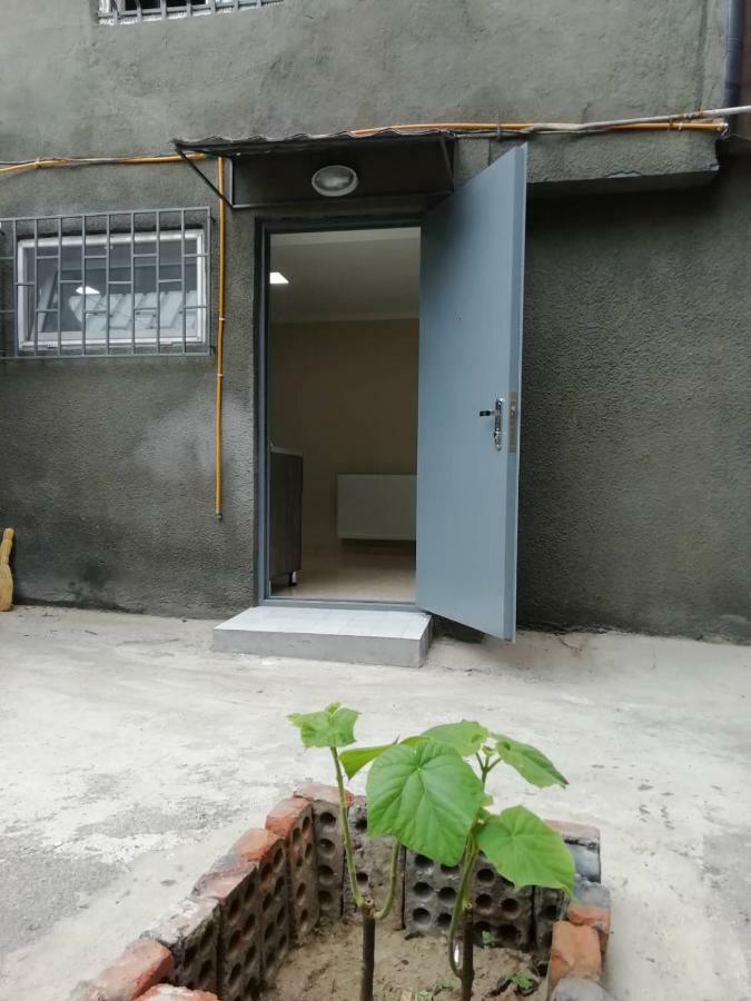 Guliko'S Apartment In Тбилиси Екстериор снимка