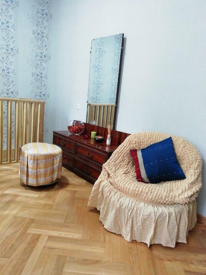 Guliko'S Apartment In Тбилиси Екстериор снимка