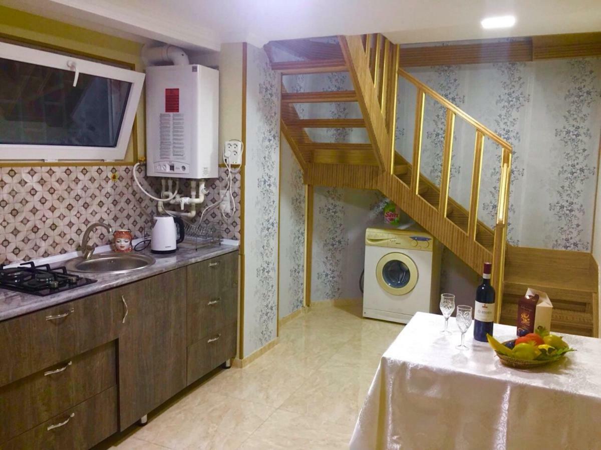 Guliko'S Apartment In Тбилиси Екстериор снимка
